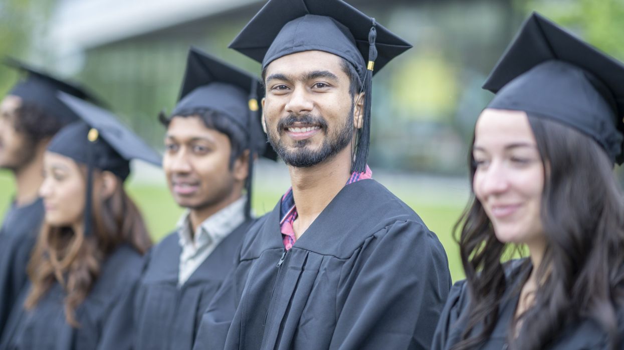 Overseas student applications to UK universities rise again