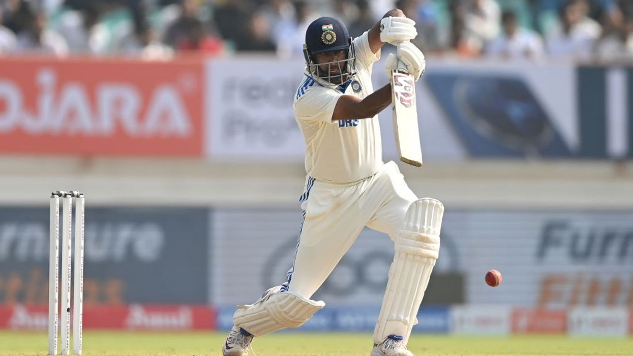 England 31-0 after bowling out India for 445 in third Test