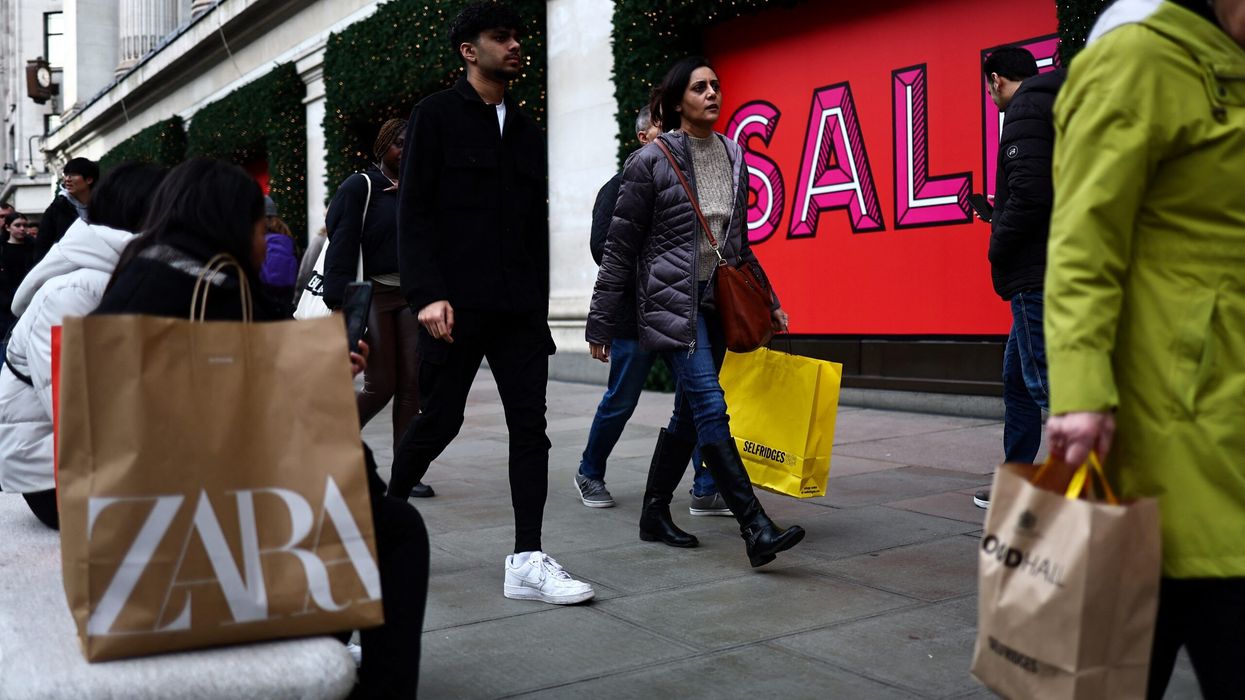 End to recession in sight as Britons begin spending again