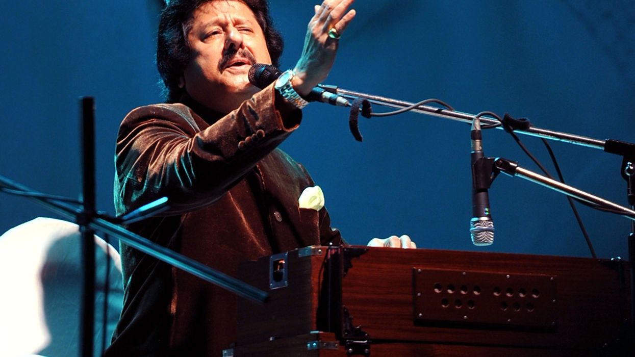 Zakir Hussain, Shankar Mahadevan pay last respects to Pankaj Udhas