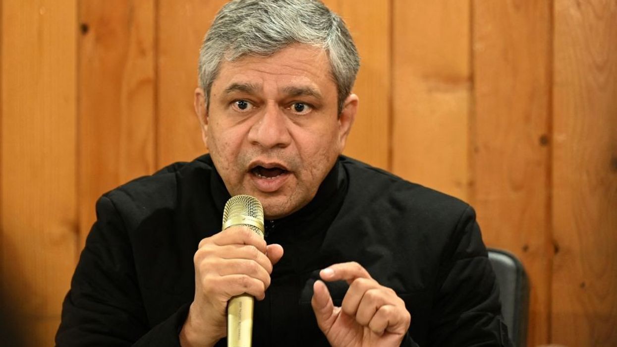 India's IT minister condemns Google's app removal