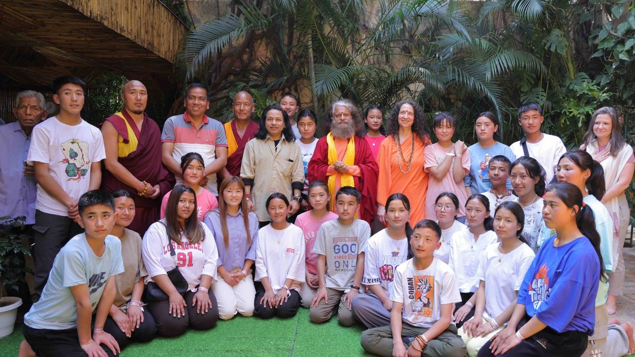 Renowned Sufi singer Kailash Kher bid farewell to Parmarth Niketan