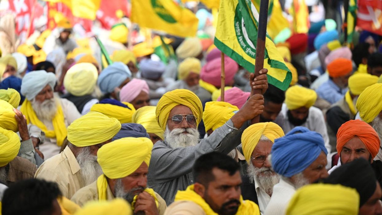 Indian farmers rally in New Delhi demanding higher crop prices
