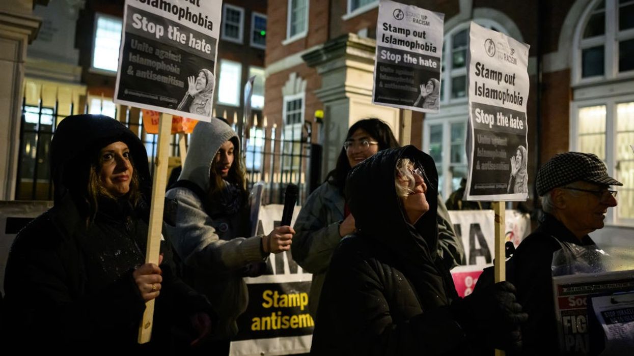 Survey: Minorities support teaching pride in British history