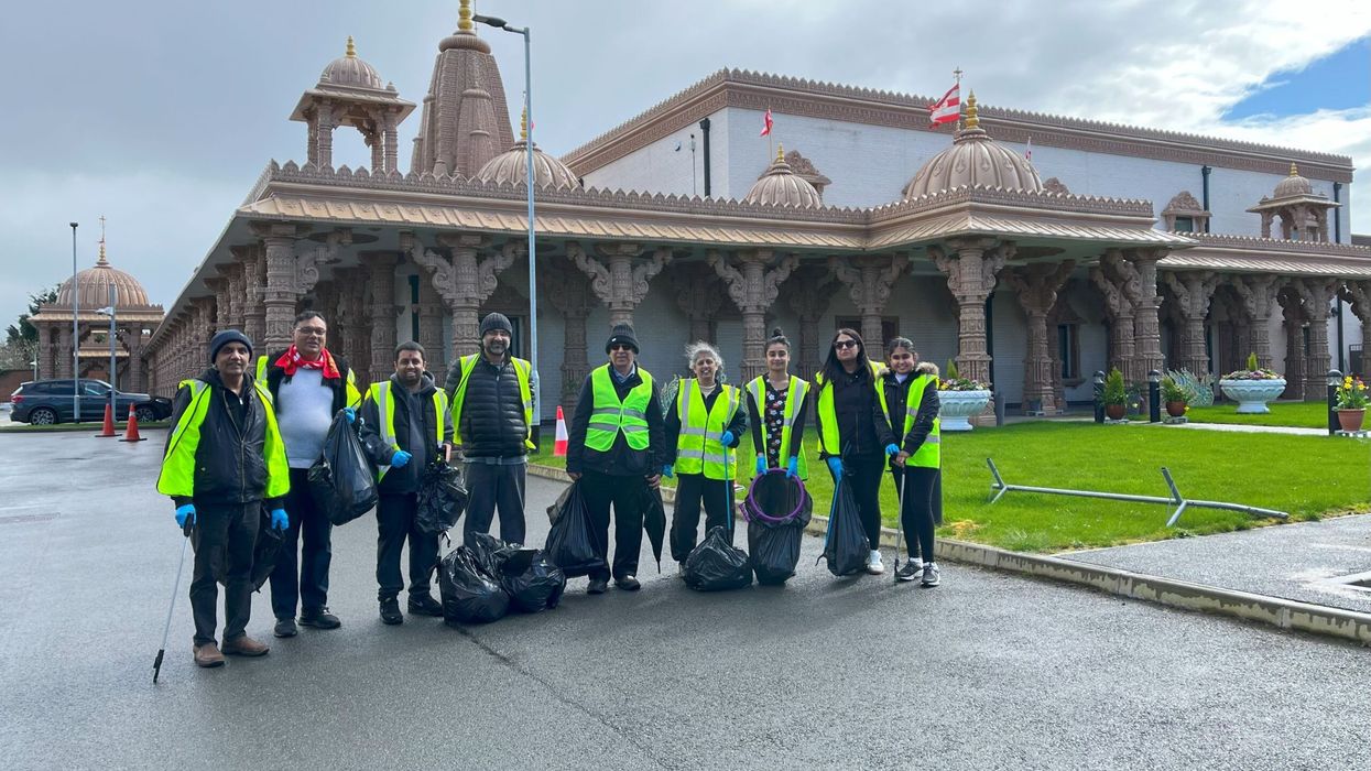 BAPS volunteers participate in community cleanup campaign over Easter weekend