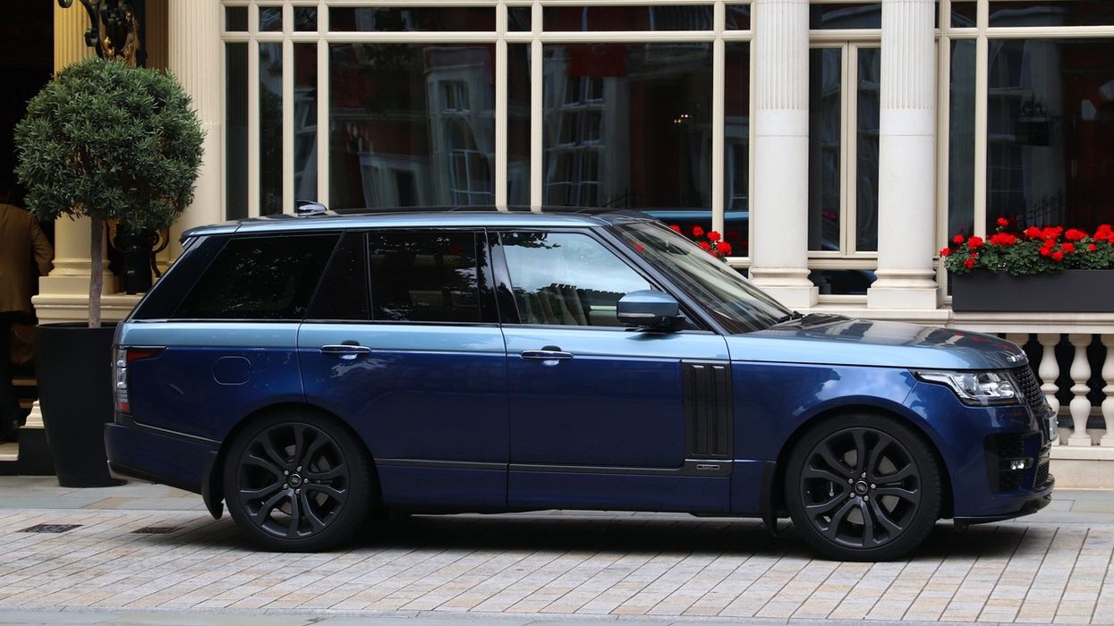 Asian billionaire buys Queen Elizabeth’s car