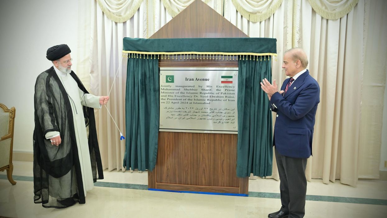 Iran and Pakistan pledge closer ties after border missile attacks