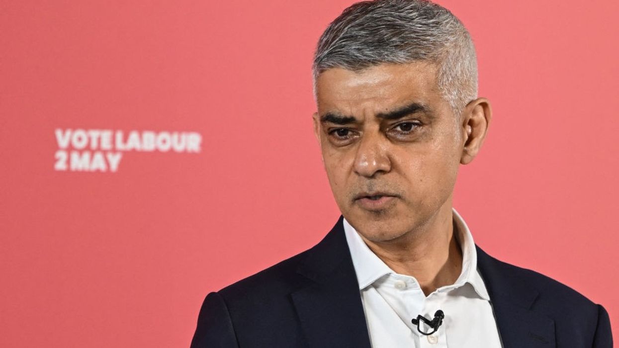 Khan apologises to chief rabbi for hinting at Islamophobia