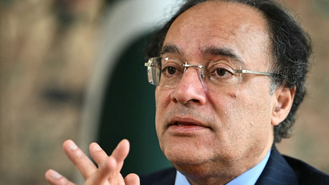 Pakistan mulls raising retirement age amid economic challenges