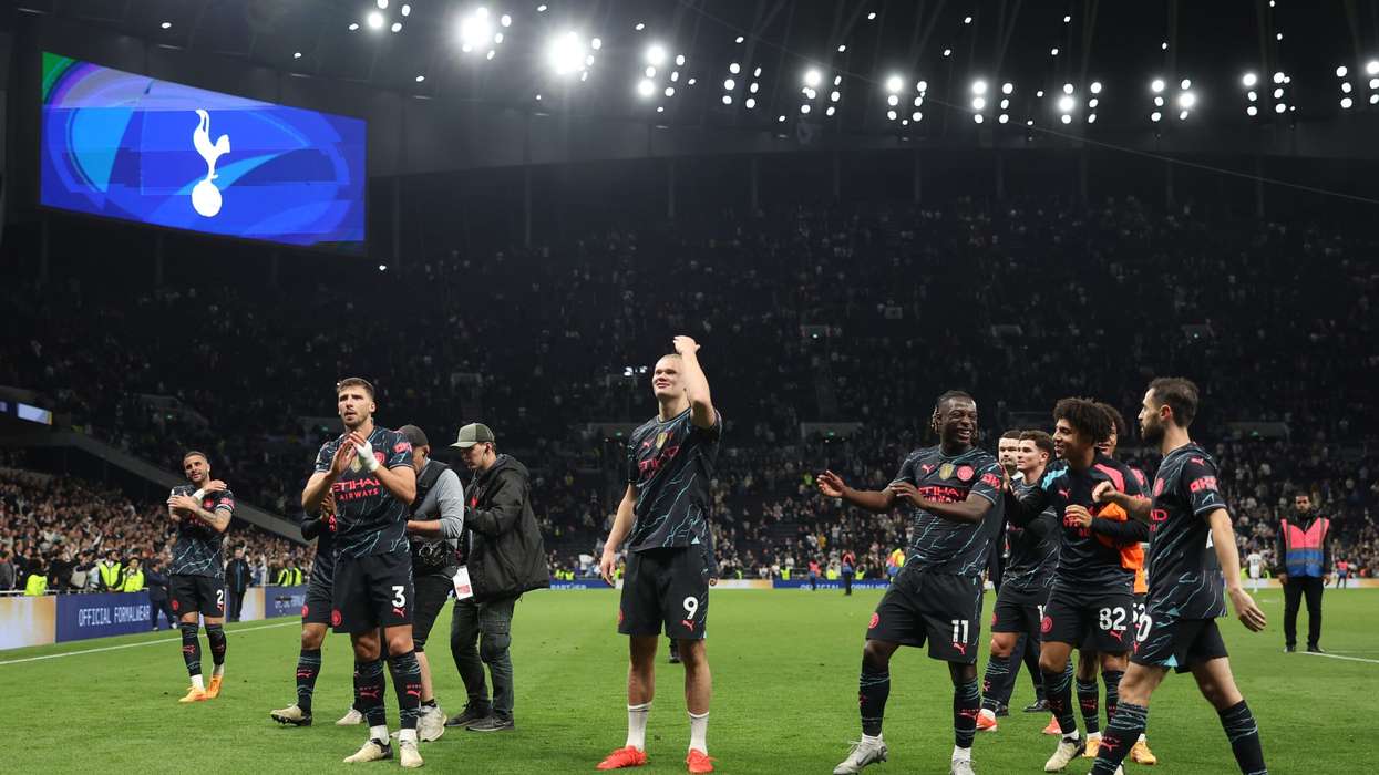 Man City eye history as Arsenal aim for upset on final day