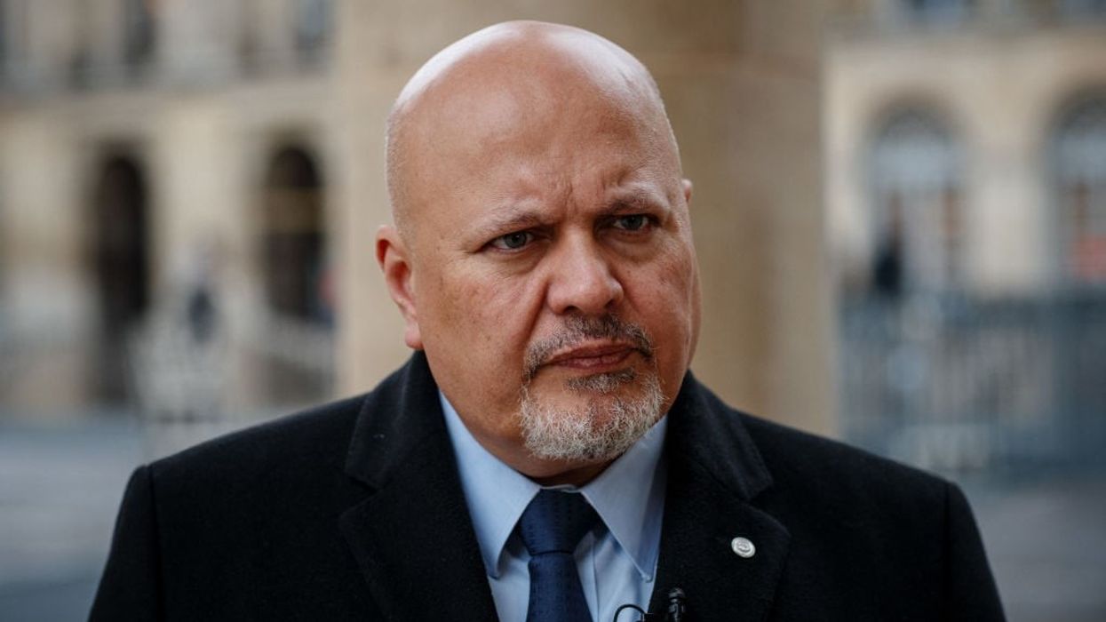 Gaza war: British Asian prosecutor in limelight