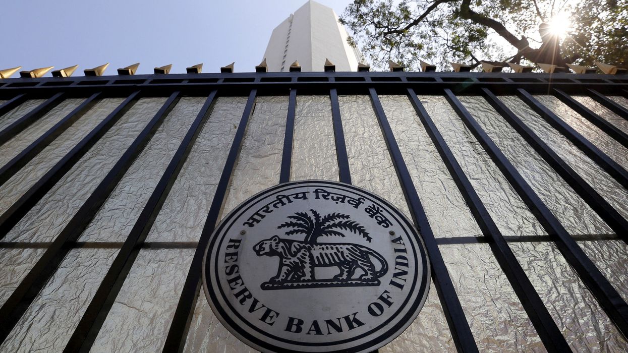 India central bank holds rates amid inflation concerns