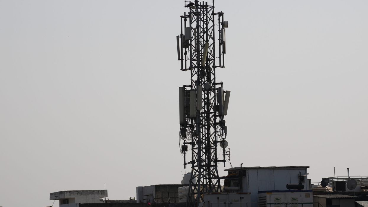 India starts £9.1bn spectrum auction