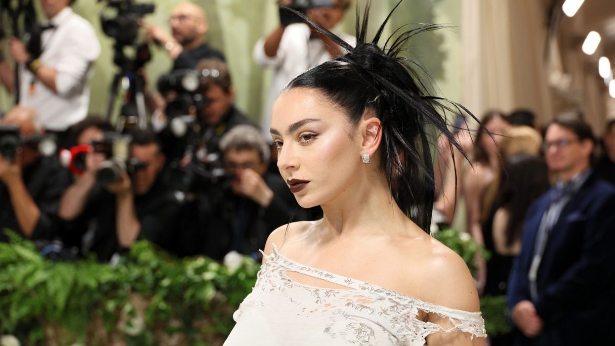 Charli XCX slams fans for shouting ‘Taylor Swift is dead’