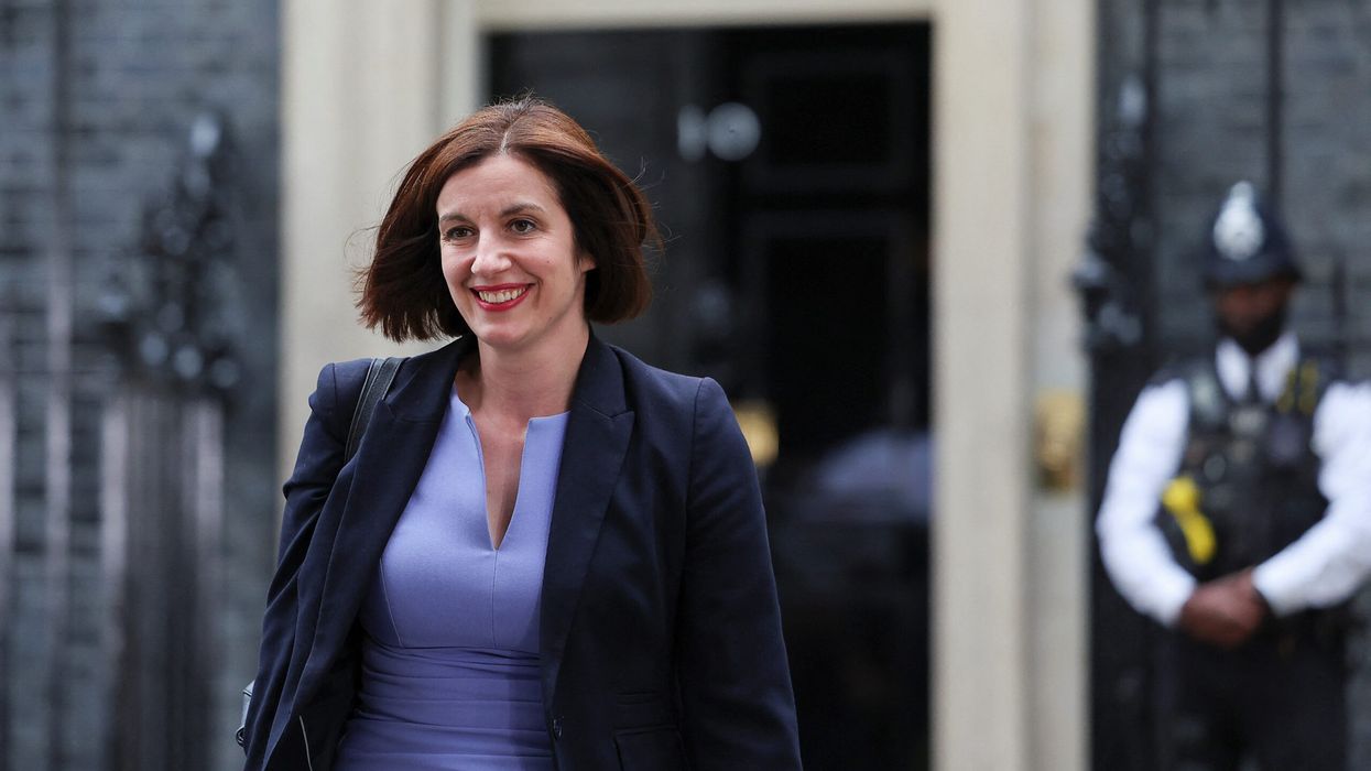 Labour begins push to recruit 6,500 teachers