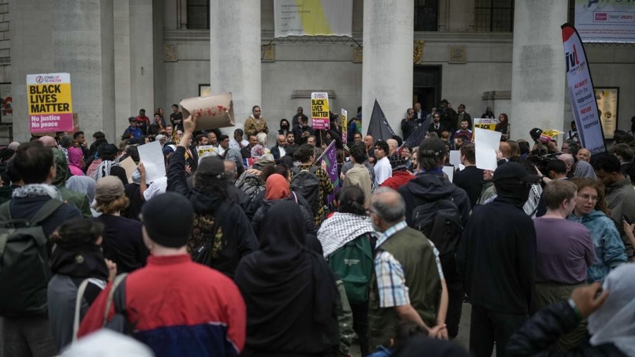 New video reveals events leading to Manchester airport kicking incident