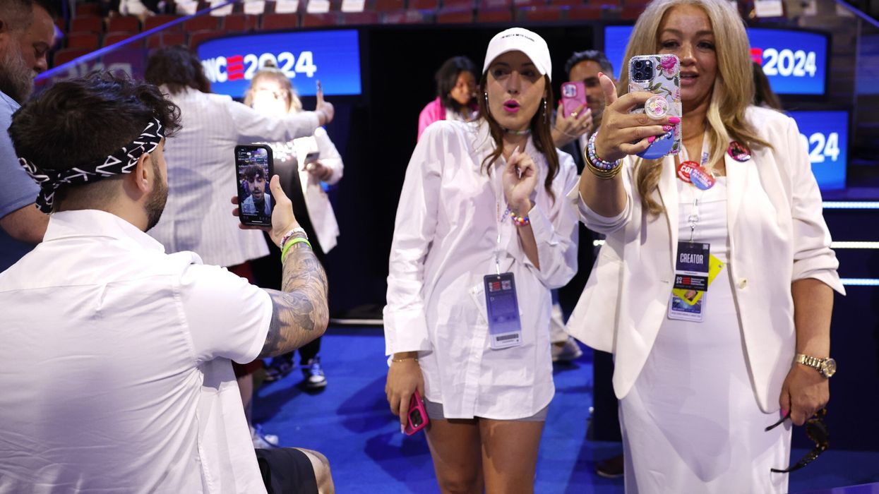 Harris campaign targets influencers with exclusive perks at convention