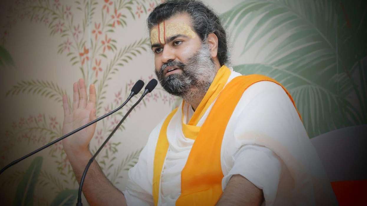 JeJeShri Vrajrajkumarji inspires devotees in London with Pushtimarg insights