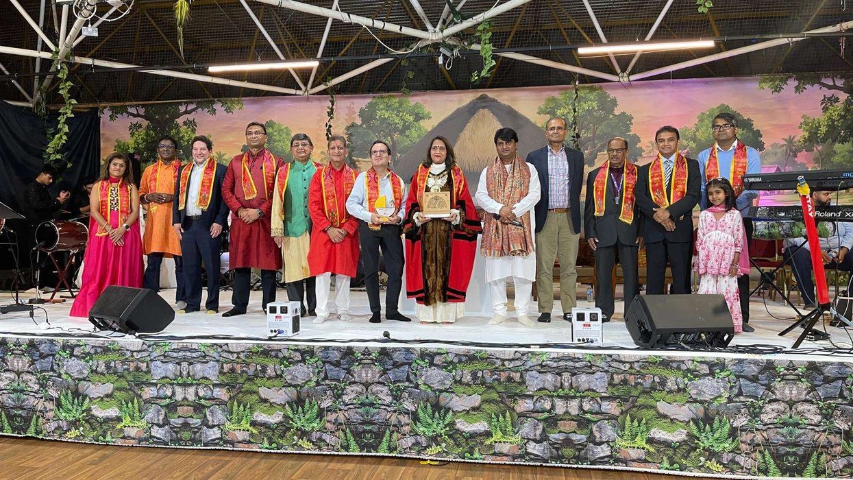 Aniruddhacharya Ji urges devotion and unity at Siddhashram’s Navratri Garba
