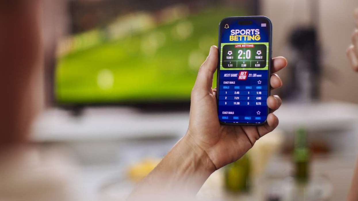 A Guide to Informed Online Betting: From Football to Fast-Paced Games