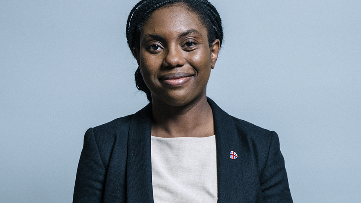 Covid: £23m to help “community champions” tackle vaccine hesitancy