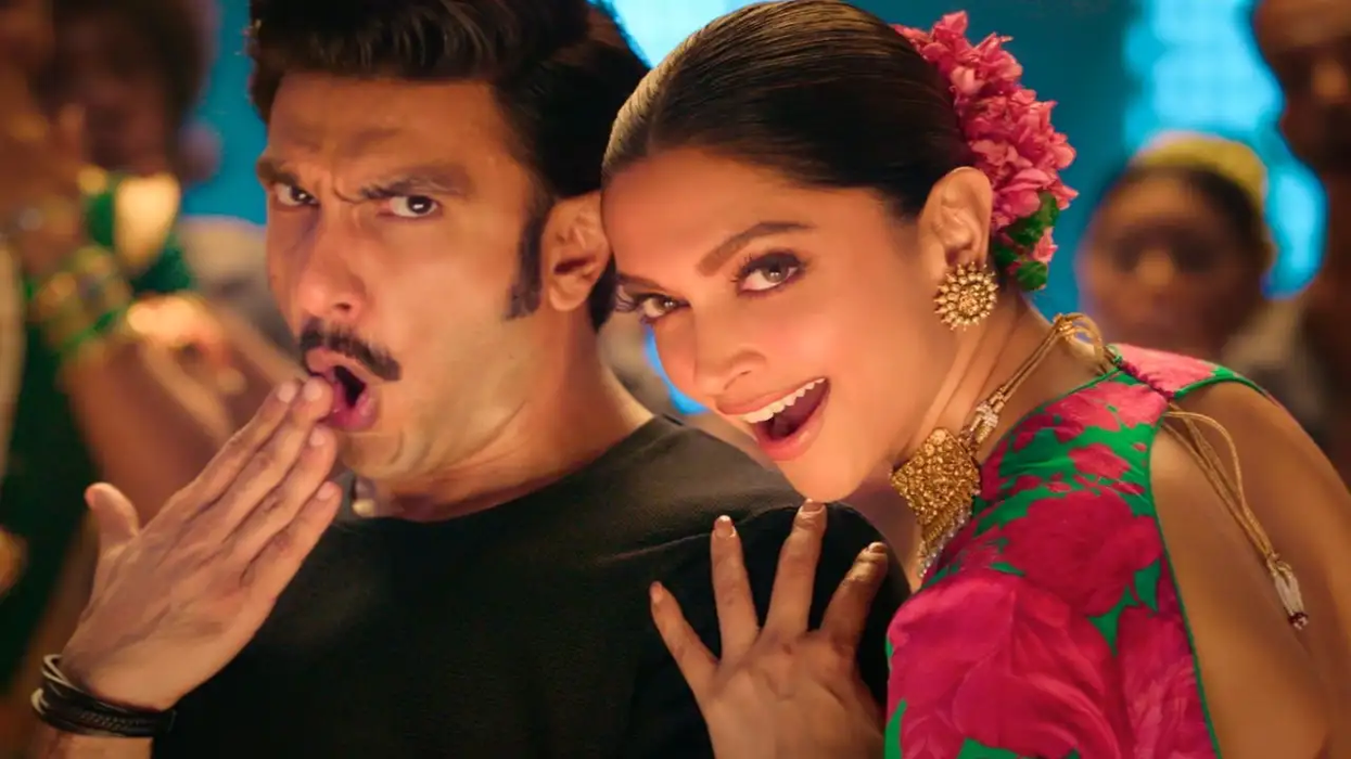 Ranveer Singh & Deepika Padukone’s song ‘Current Laga’ copied from Allu Arjun’s Blockbuster title track? Watch this video and decide