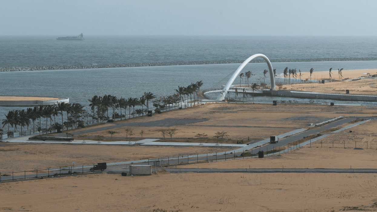 Sri Lanka terminates £3bn deal for foreign-funded oil refinery