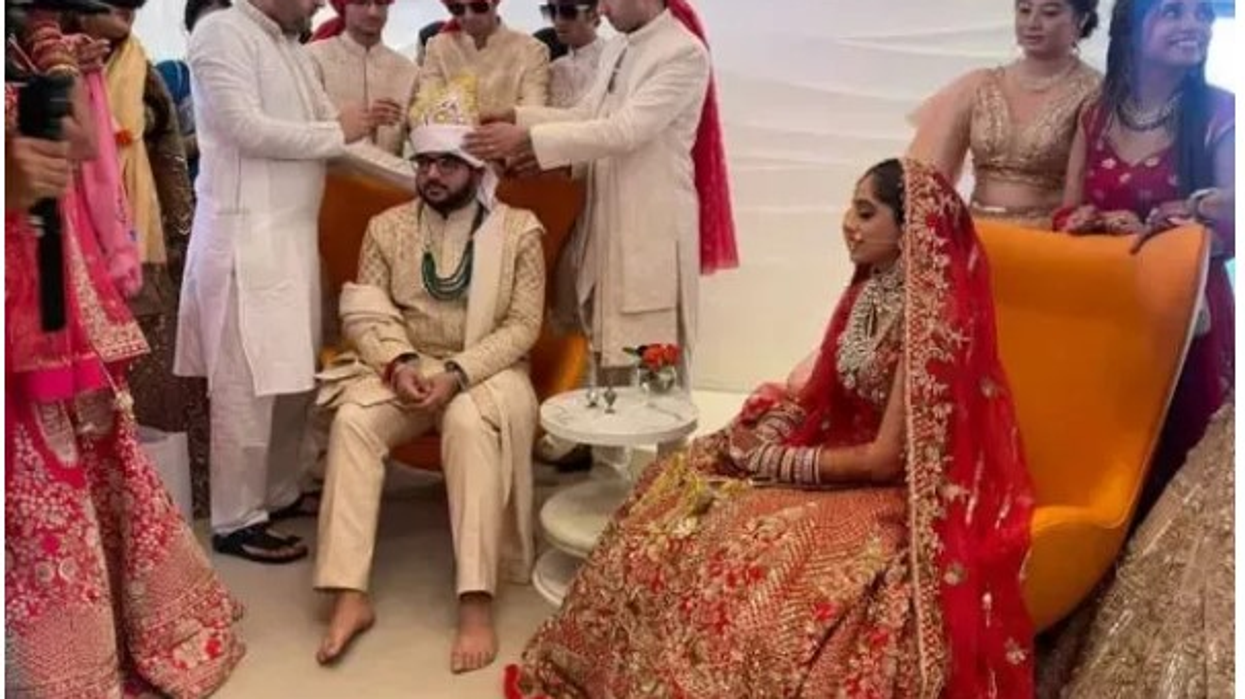Big fat Indian wedding in air as couple exchange vows on Boeing 747 aircraft