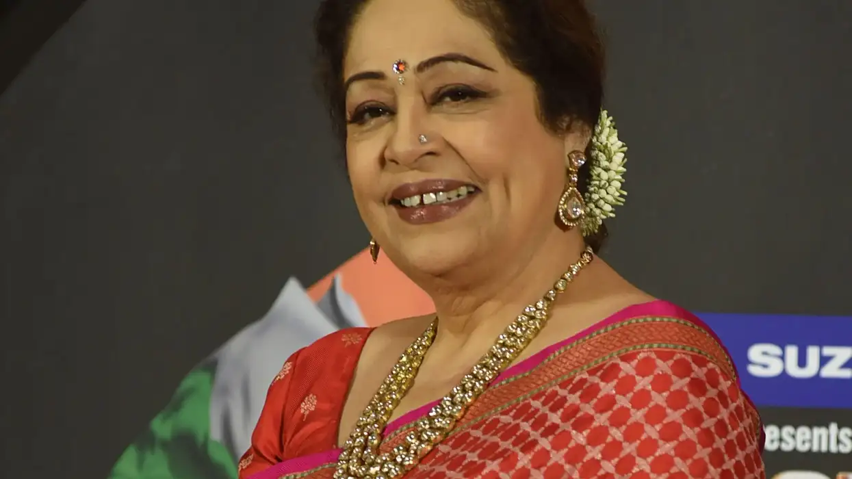 Actress Kirron Kher tests positive for Covid-19