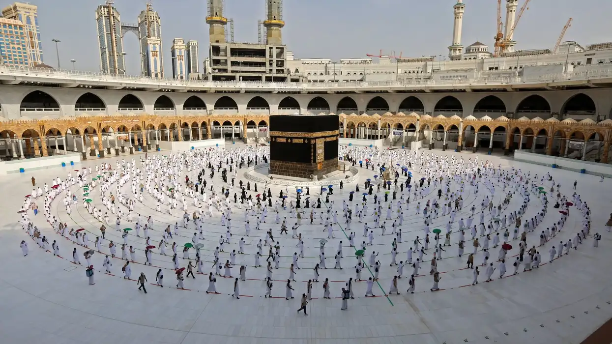 Bangladesh passes bill to deal with hajj irregularities