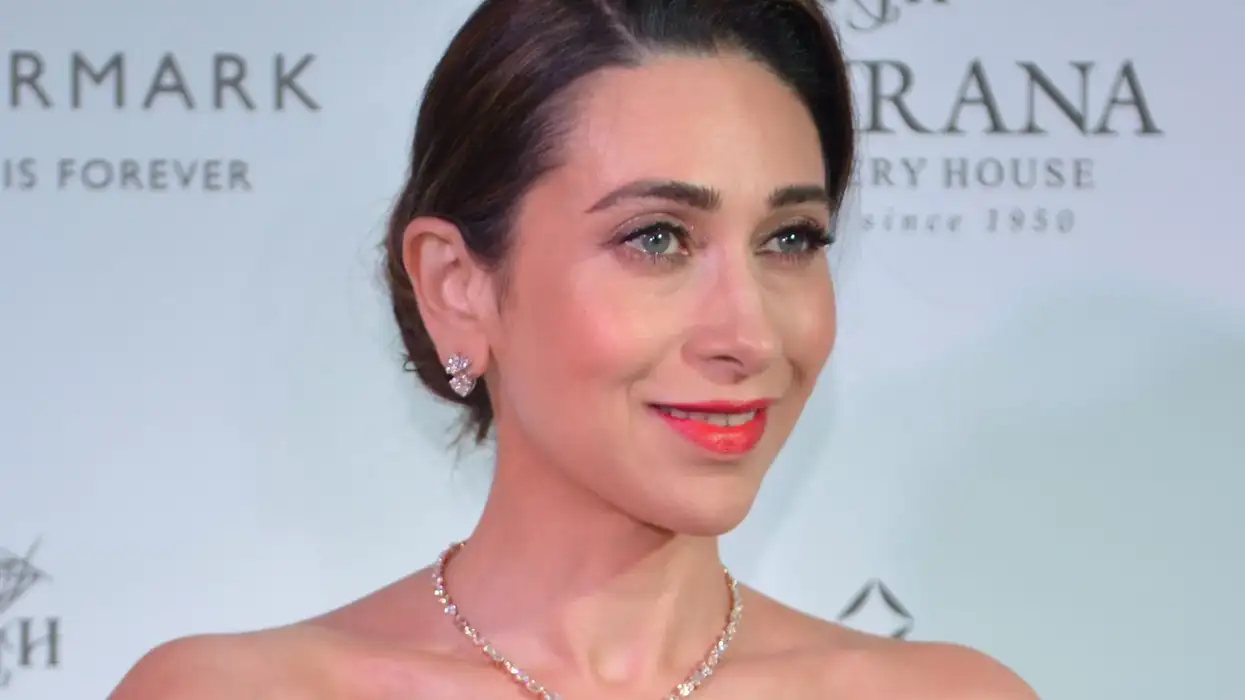 Karisma Kapoor shares video montage as she celebrates 30 years in Bollywood