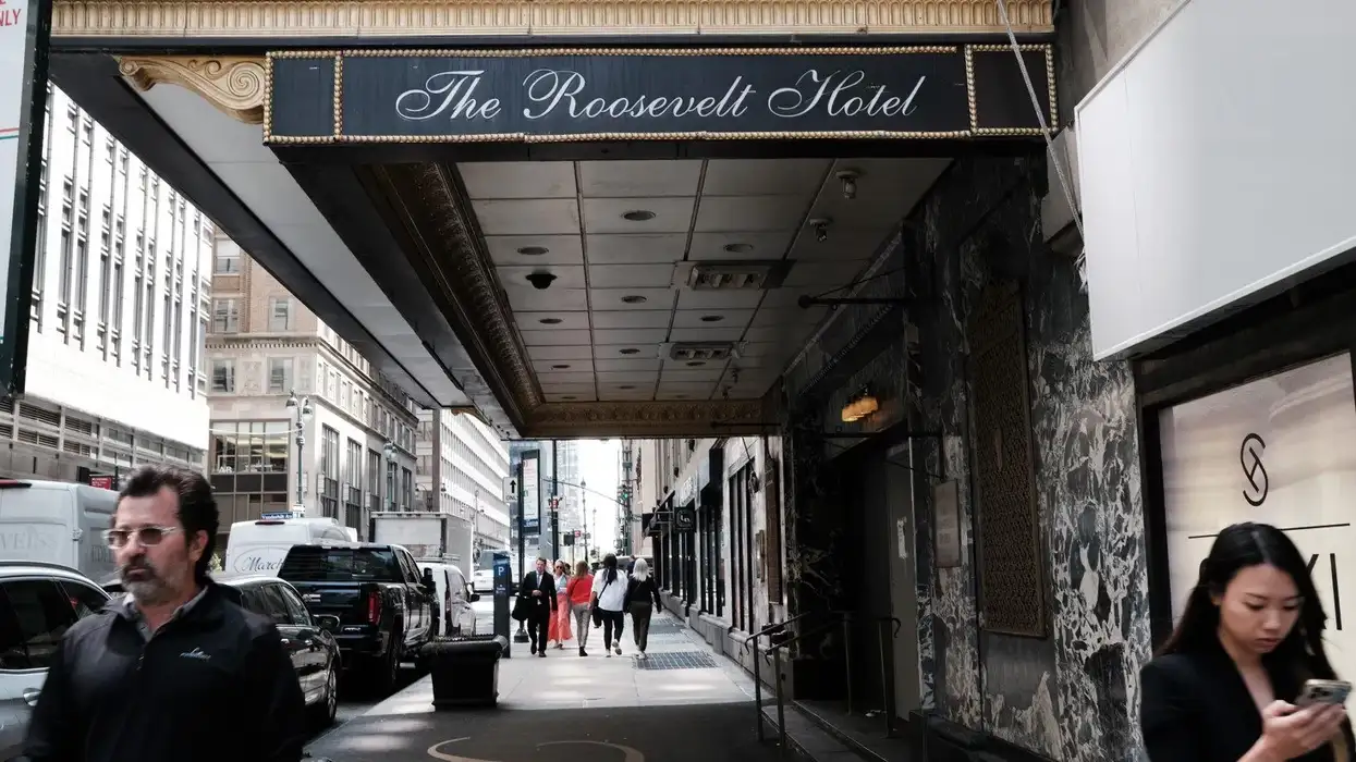 Cash-strapped Pakistan leases New York Roosevelt Hotel