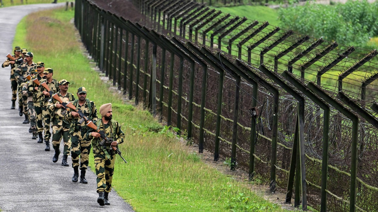 Bangladesh Says India Pushes 1,200+ People Across Border | EasternEye