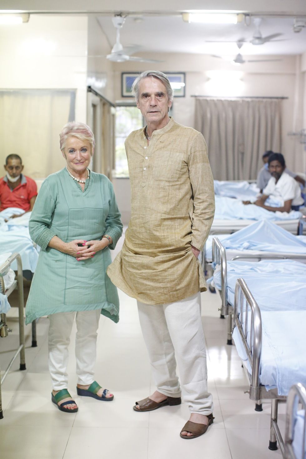 INSET 1 Photo 3 Jeremy Irons with Founding President of The Hope Foundation Maureen Forrest in HOPE Hospital Kolkata scaled