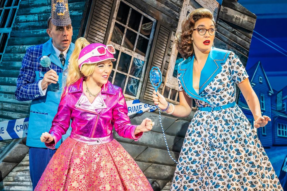 INSET 6 Jonathan Dryden Taylor Munchkin Coroner Christina Bianco Glinda and Ellie Mitchell Ensemble Photography By Marc Brenner