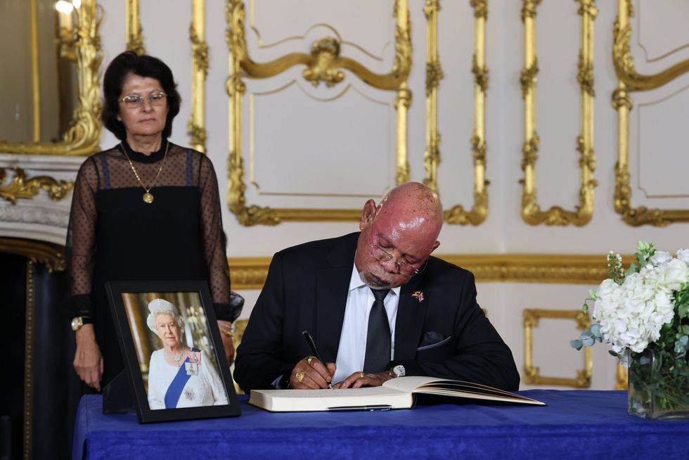 INSET Nimisha Madhvani and Jeje Odongo 52367102920 ce6c04ba2d 6k