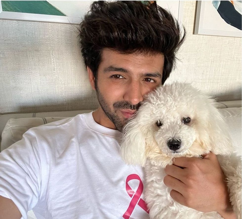 K Kartik aaryan and dog 271088 n e1668794030477