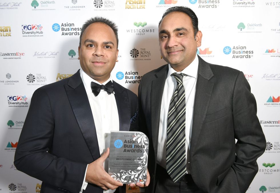 Kamal Pakhania on left Asian Business Awards 2021 Winners 005