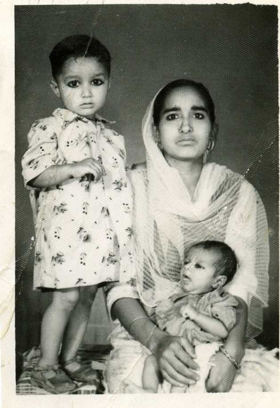 Kamlesh Bajaj with her children g016