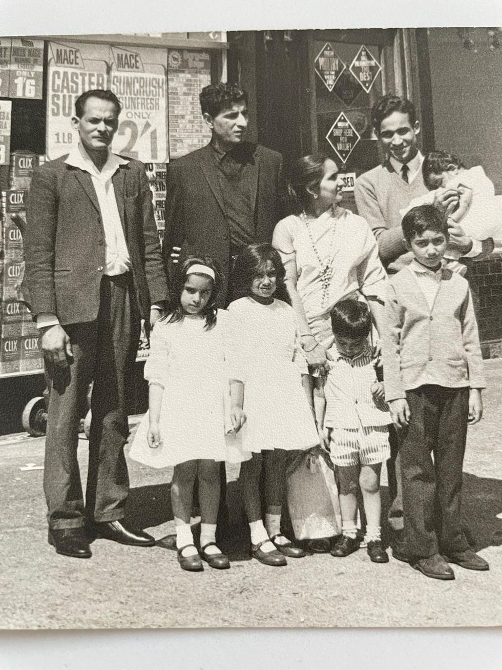 Kamlesh Bajaj with her family 86