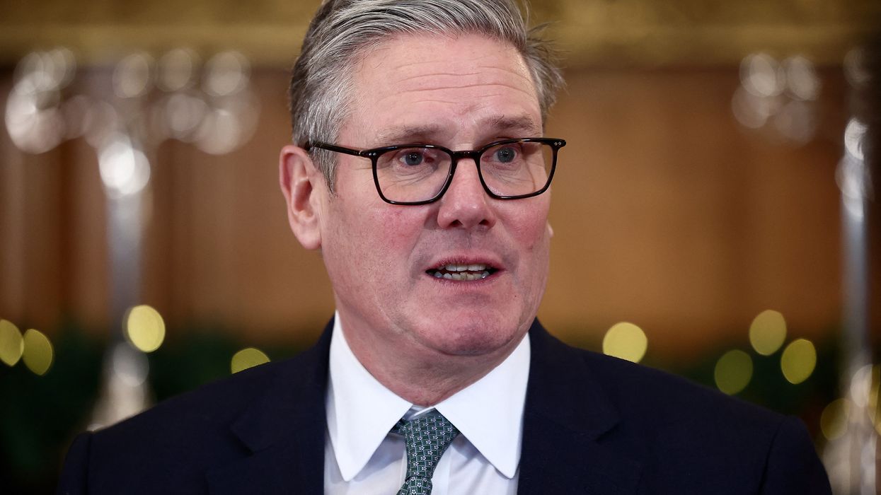Starmer urges regulators to cut growth barriers