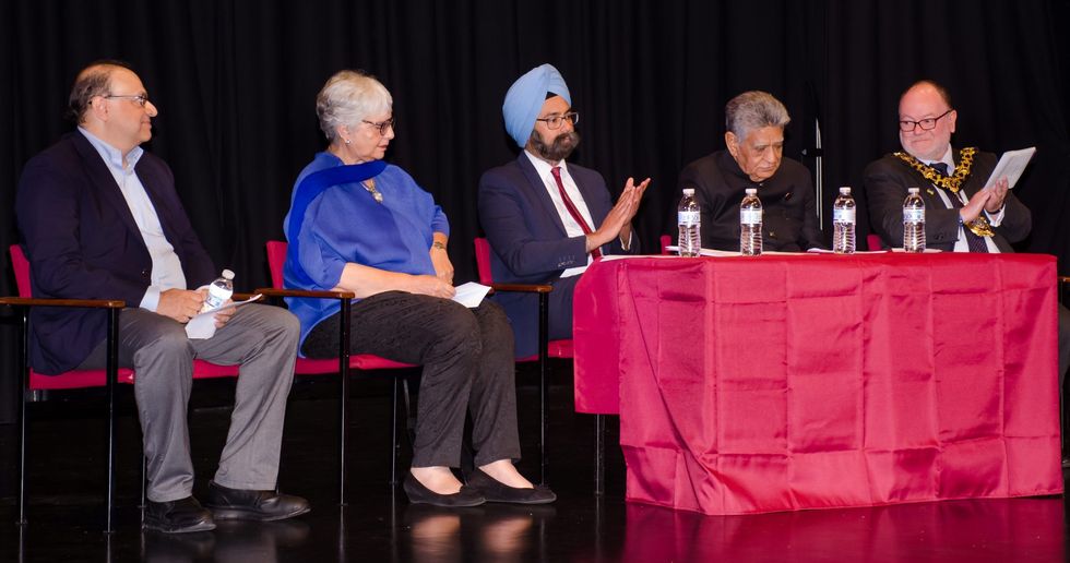 (L-R) Sri Subhanu Saxena, Baroness Usha Prashar CBE, Sri Manmeet Singh Narang, Sri Joginder Sanger, and Cllr. P J Murphy