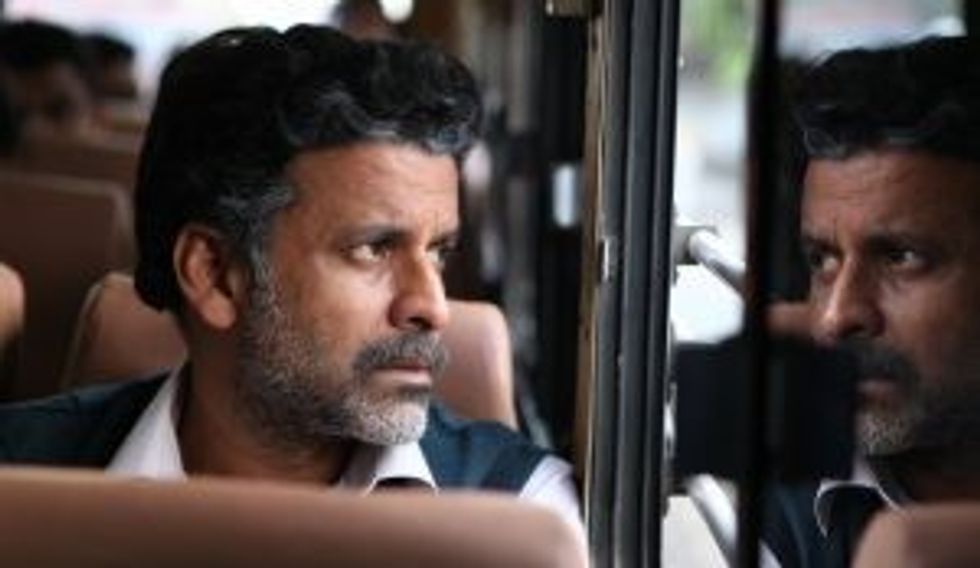 Lead Aligarh Manoj Bajpayee bus