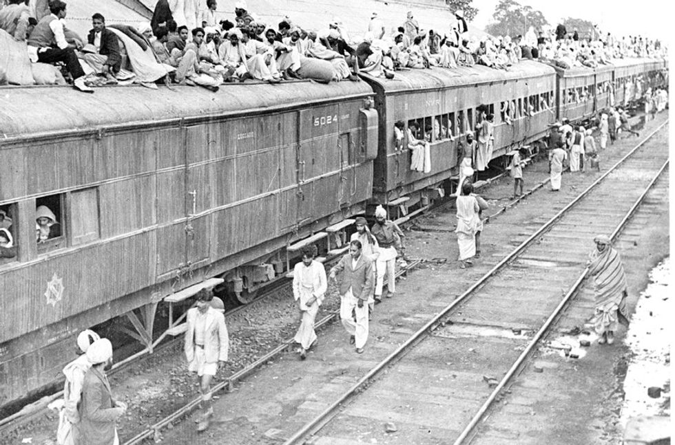 LEAD Alnoor Mitha INSET 6 A refugee special train at Ambala Station during partition of India