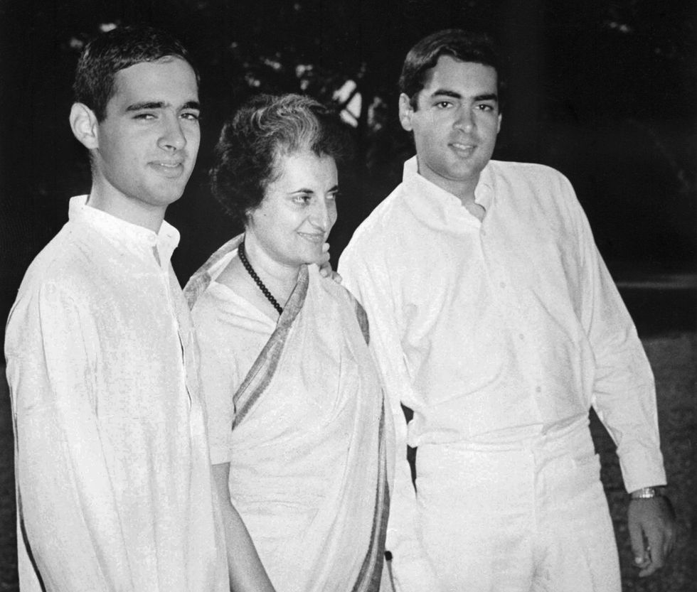 LEAD Amit 1 INSET 2 FLIP THE PIC Indira with Rajiv and Sanjay GettyImages 108425734