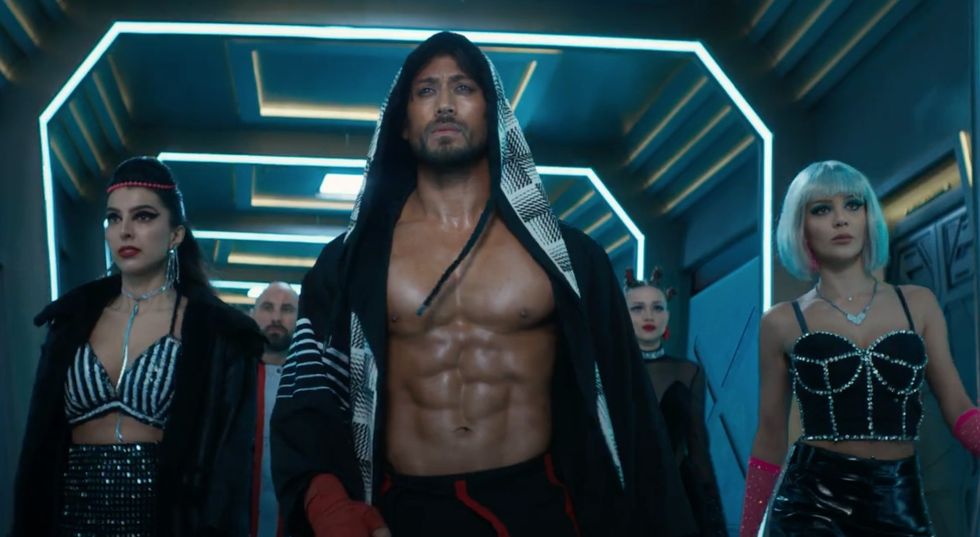 Lead Box office bomb Ganapath 528