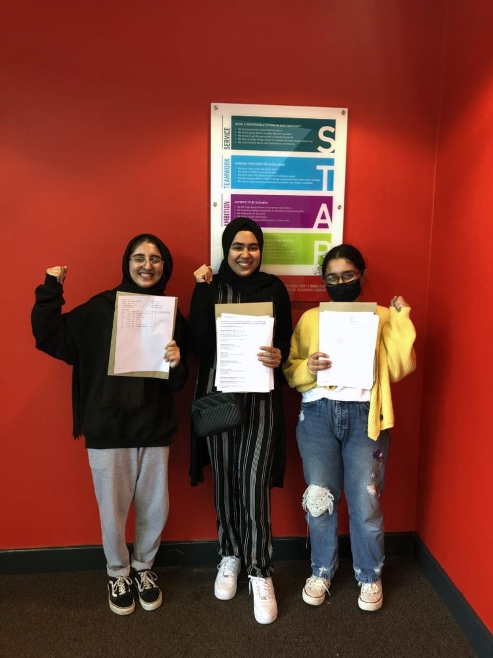 LEAD GCSE l r Hafsa Anwar Sabah Jussain and Sidrah Choudhury