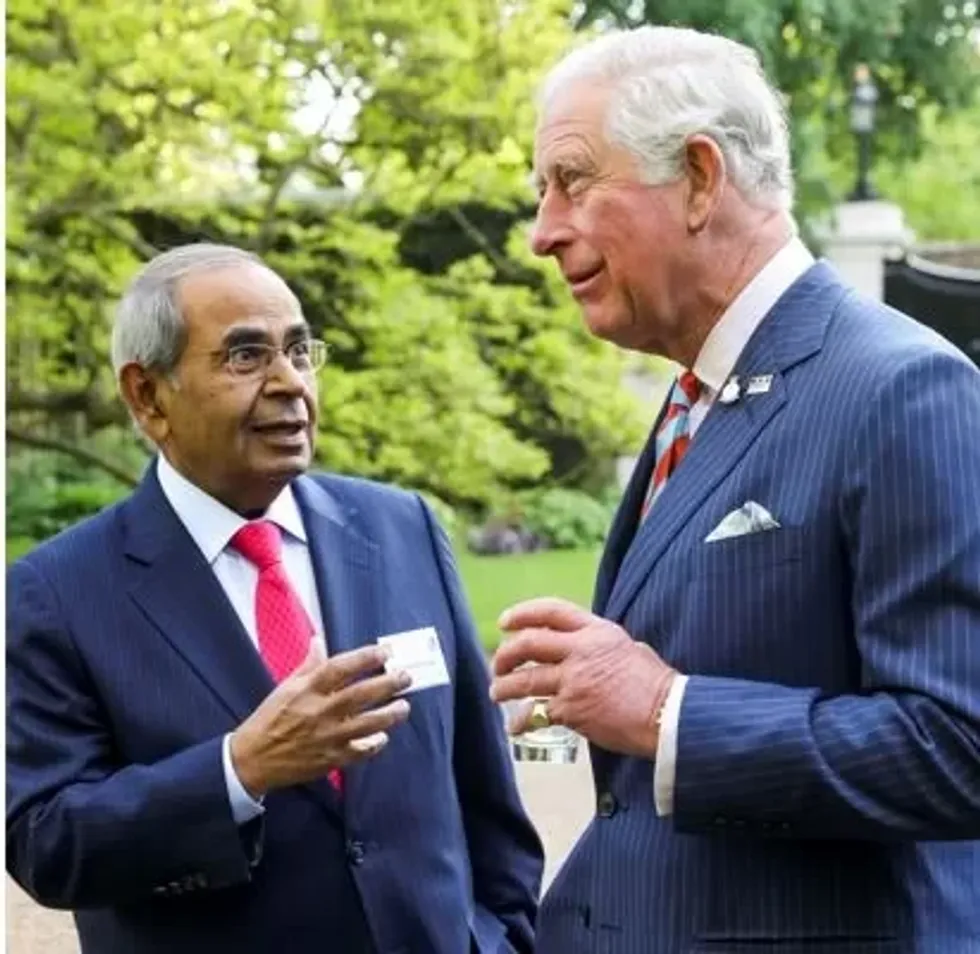 LEAD Gopi Hinduja with Prince Charles INSET 1 GettyImages 1148908538