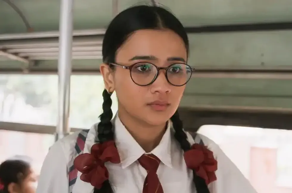 Lead inset Celesti Bairagey in amber school girls