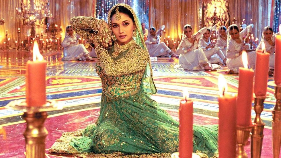 Lead inset devdas madhuri dixit 00